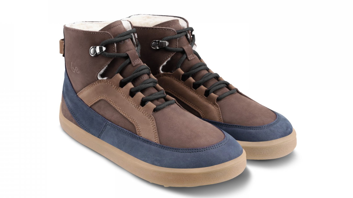 Barfußwinterstiefel für Erwachsene mit breiter Zehenbox, Schnürung, knöchelhohem Schaft, geschlossener Zehenbox und geschlossener Ferse, schräge Vorderansicht als Paar