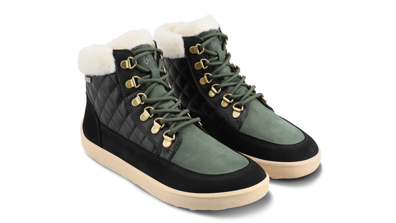 Knöchelhoher Barfußwinterschuh, Paaransicht schräg von vorne mit gepolstertem Schaft.