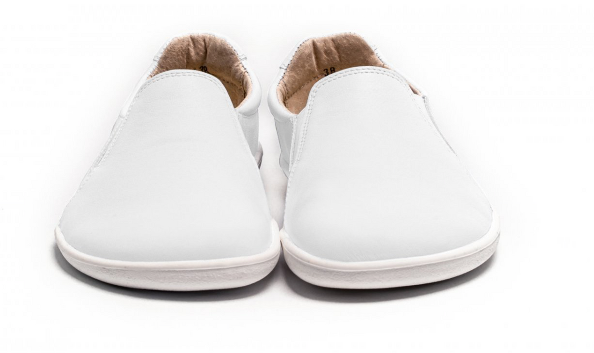 Barfußschuh als Paar, Schlupfschuh ohne Verschluss, breite Zehenbox, geschlossener Zehenbereich, geschlossener Fersenbereich, Draufsicht