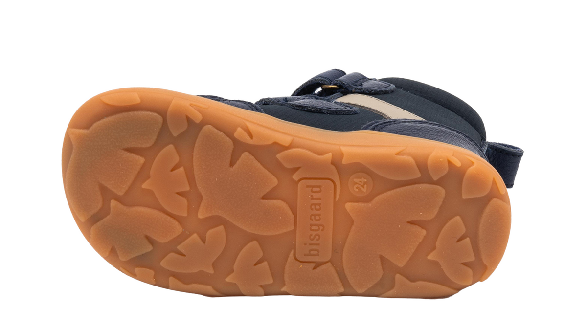 Barfußwinterstiefel für Kinder mit flexibler Sohle und geschlossenen Zehen, Ansicht von unten.
