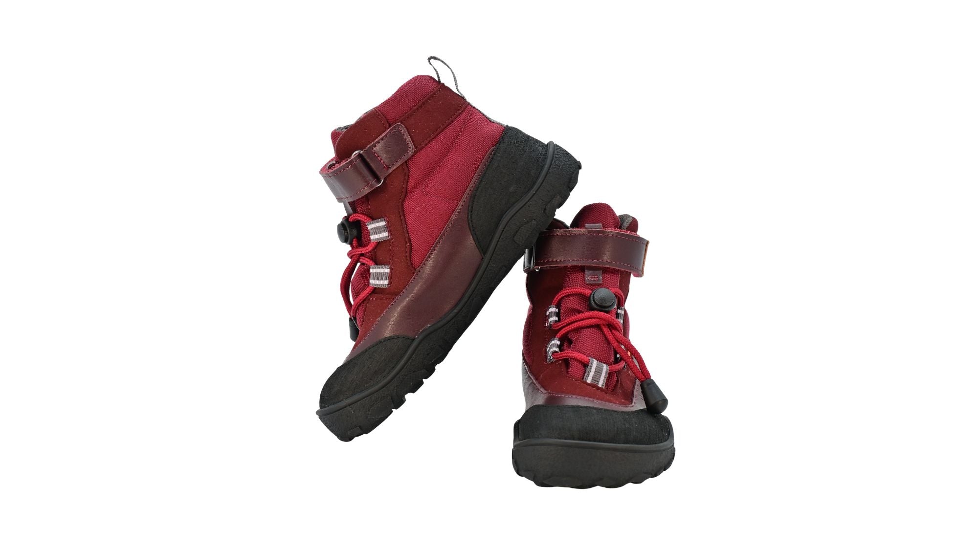Barfußstiefel als Paar mit Klettverschluss und Schnellverschluss, breite Zehenbox, schräge Vorderansicht