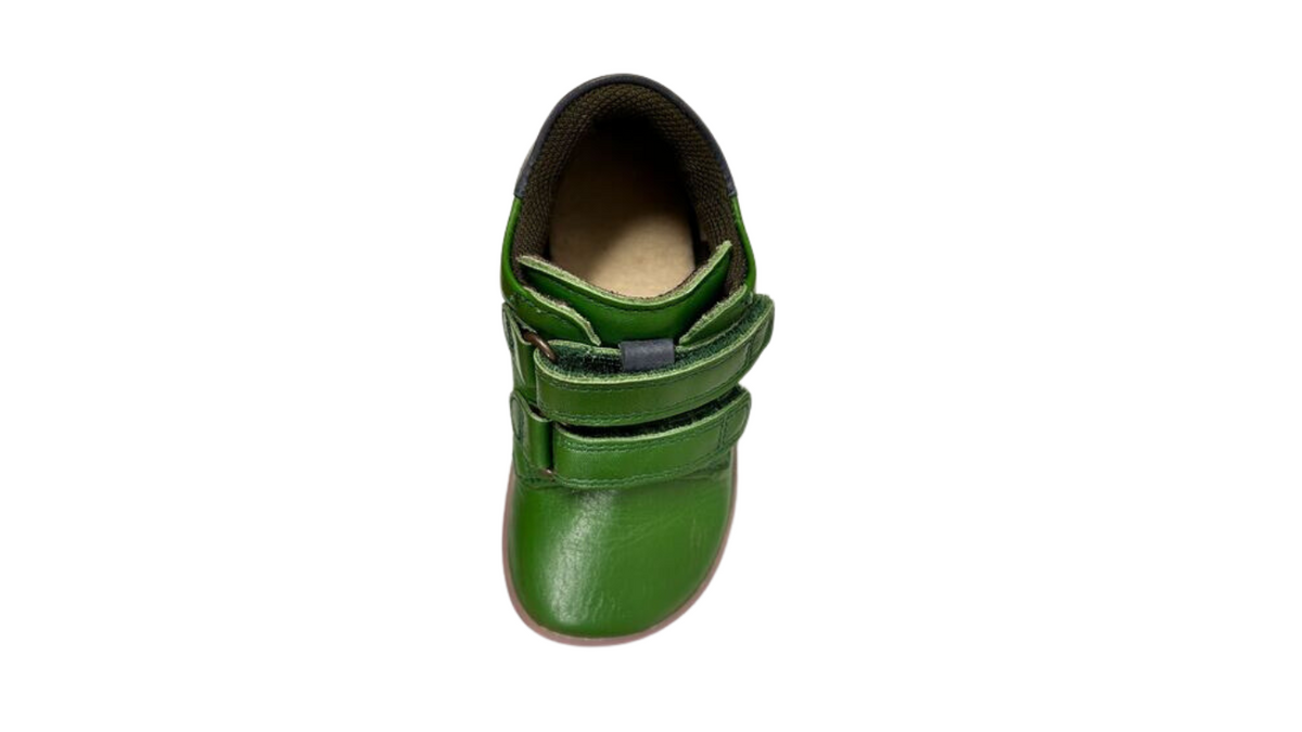 Barfußschuh mit zwei Klettverschlüssen, breite Zehenbox, flexible Sohle, geschlossener Fersenbereich, Draufsicht