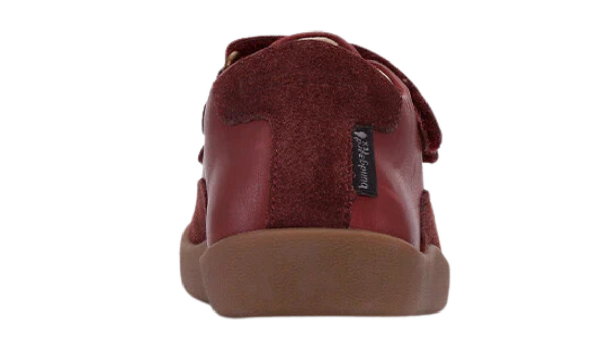 Barfußschuh mit zwei Klettverschlüssen, breite Zehenbox, flexible Sohle, geschlossener Fersenbereich, Rückansicht