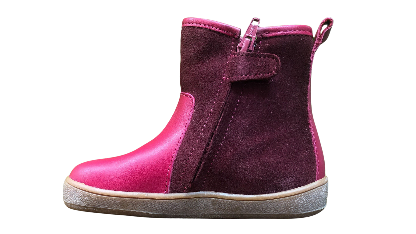 Barfußstiefel mit breiter Zehenbox, Reißverschluss, flexibler Sohle, geschlossenem Schaft und geschlossenem Fersenbereich, Seitenansicht innen, einzelner Schuh