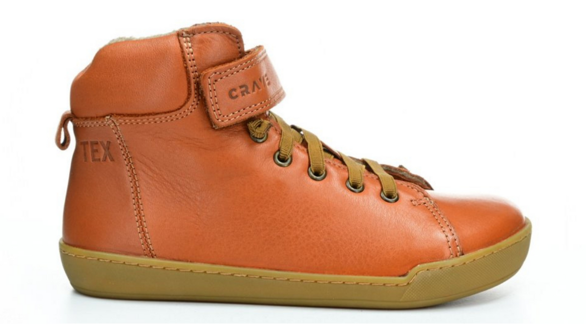 Barfußwinterstiefel für Kinder mit Schnürung und Riemen, breite Zehenbox, flexible Sohle, geschlossene Zehen und Ferse, Seitenansicht außen