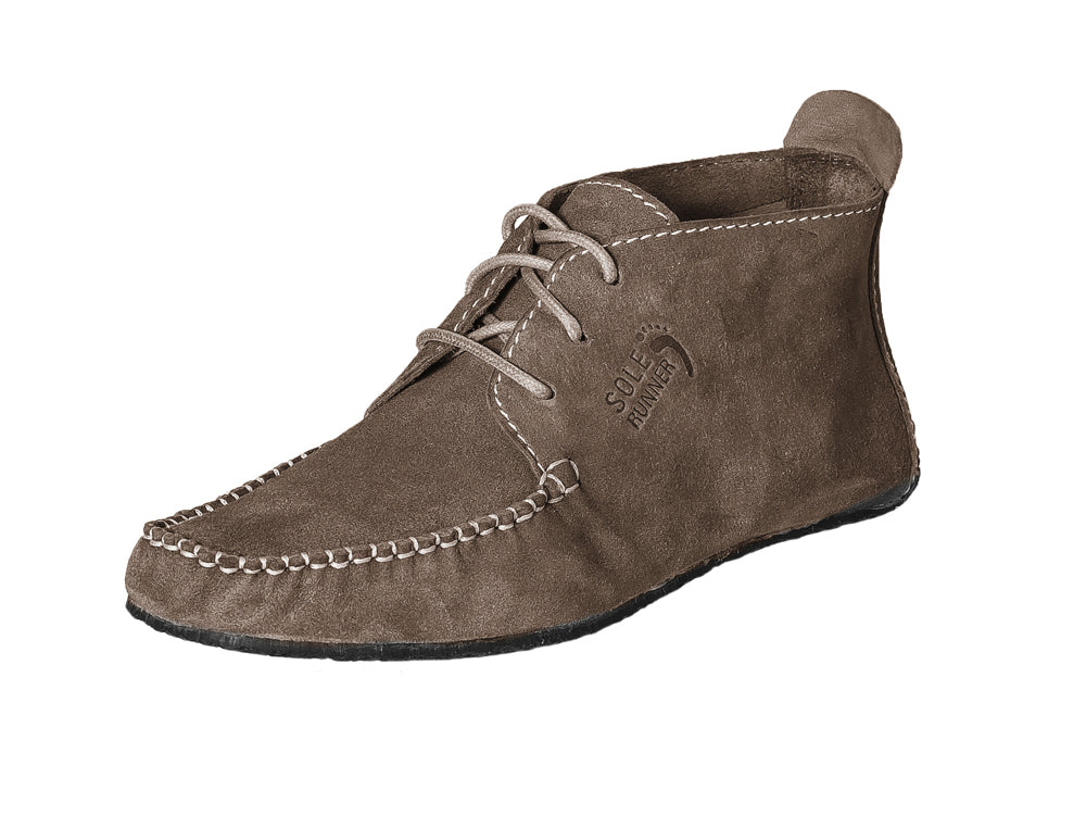 Barfußschuh, geschlossene Zehen und geschlossener Fersenbereich, Schnürsenkel, flexible Sohle, einzelner Schuh, schräge Vorderansicht