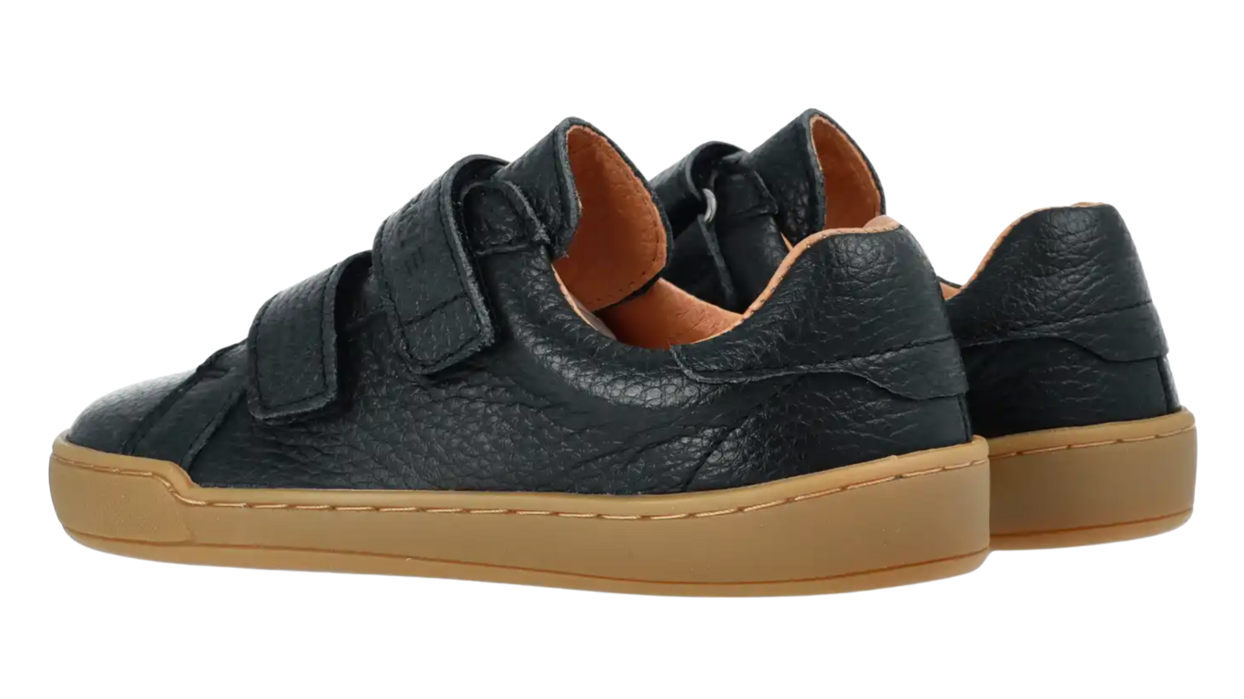 Alltagsbarfußschuh für Kinder mit breiter Zehenbox, Klettverschluss, geschlossenen Zehen und geschlossener Ferse, Seitenansicht innen