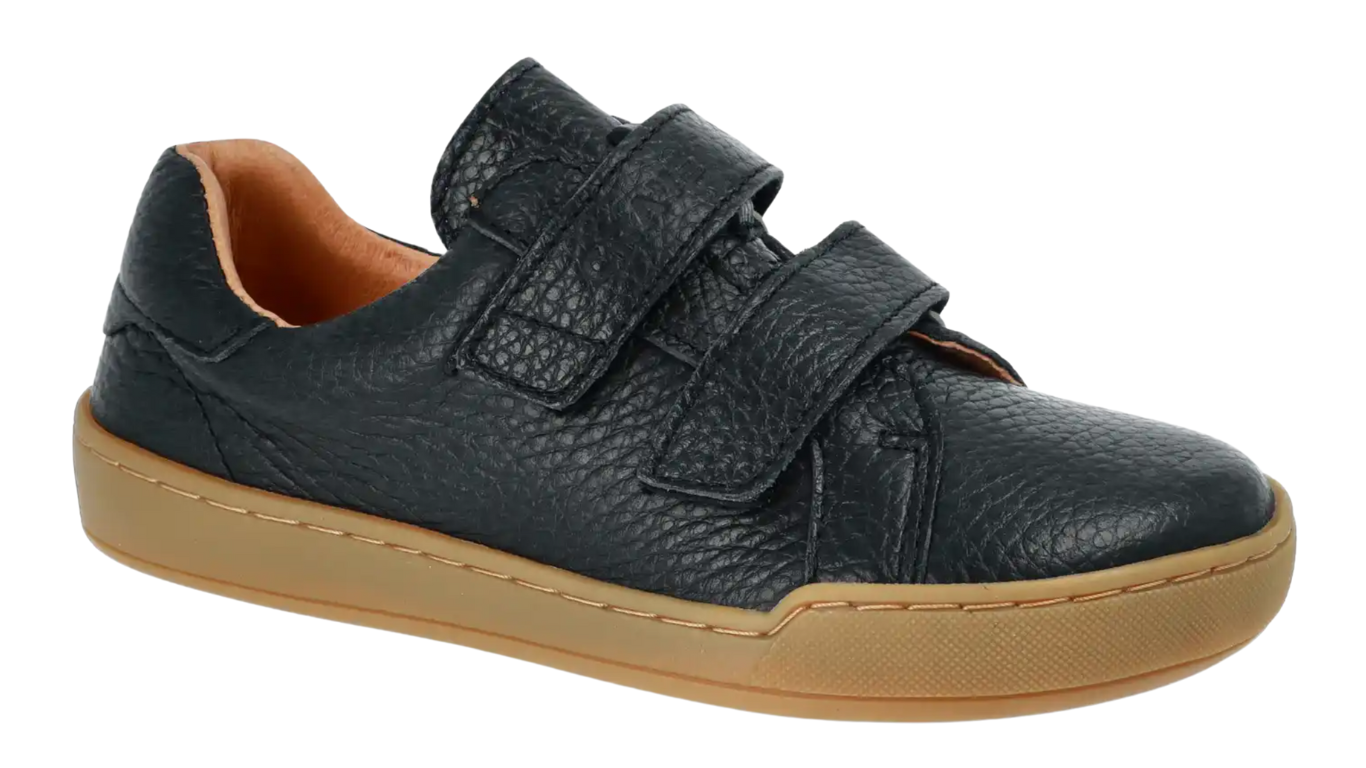 Alltagsbarfußschuh für Kinder mit breiter Zehenbox, Klettverschluss, geschlossenen Zehen und geschlossener Ferse, Seitenansicht außen