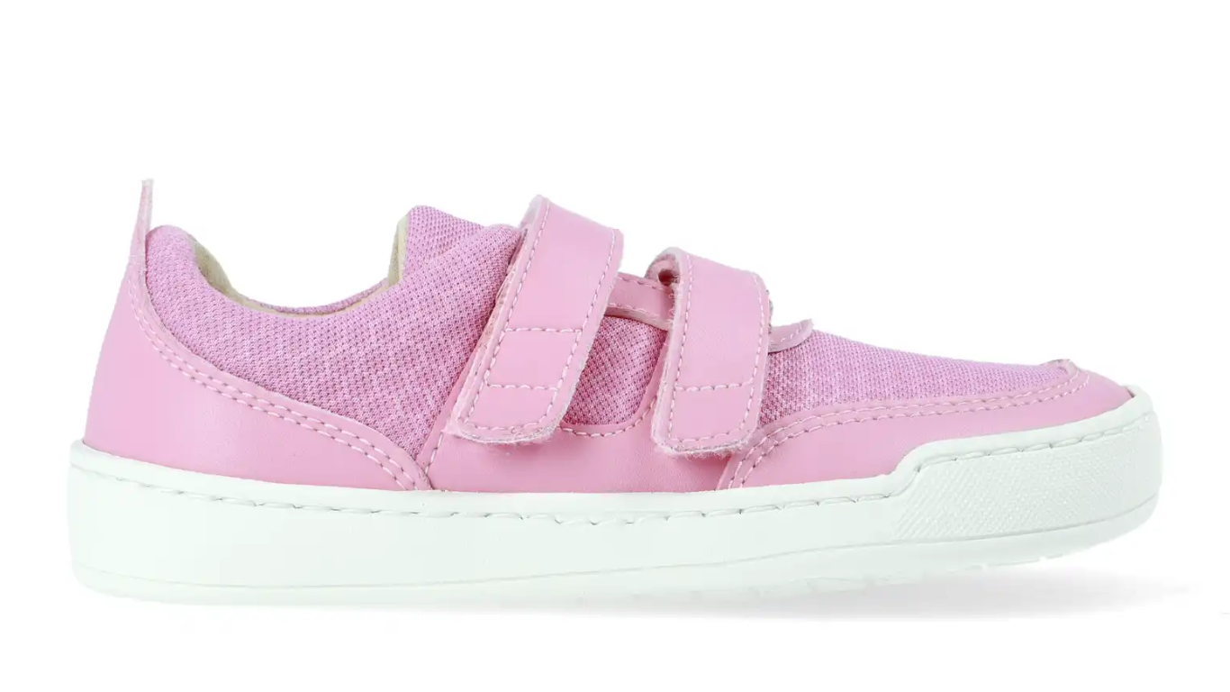Barfußschuh für Kinder mit Klettverschluss, breiter Zehenbox, flacher flexibler Sohle, geschlossenen Zehen und Ferse, Seitenansicht außen