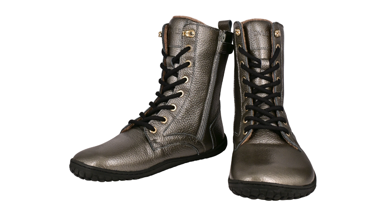 Develab BF Women Mid Boot Laces WR in Anthrazit Metallic, hoher Lederstiefel mit Schnürung und schwarzer Sohle, vorn und seitlich