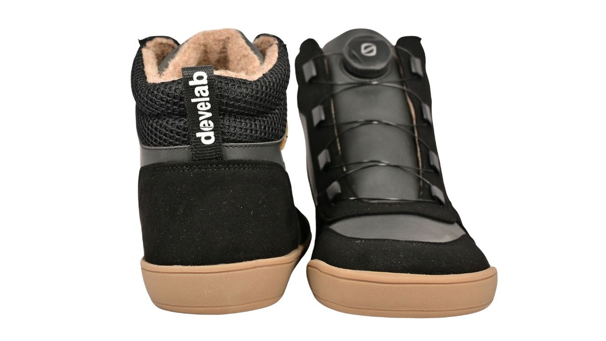 Develab BF Mid Cut Sneaker Speedlace WR in Black Combi mit Fersenzug hinten und breiter Zehenbox vorne, Ansicht hinten und vorne