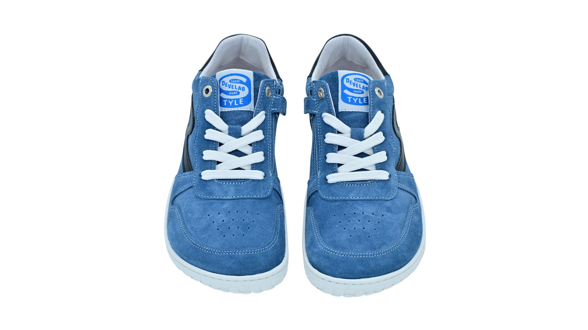 Barfußschuh mit Schnürung, breite Zehenbox, flexible Sohle, geschlossener Fersenbereich, Draufsicht als Paar