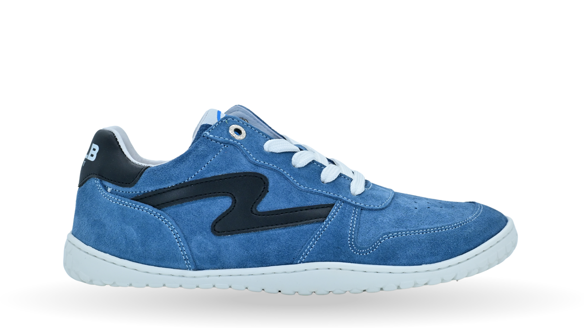 Barfußschuh mit Schnürung, breite Zehenbox, flexible Sohle, geschlossener Fersenbereich, Seitenansicht außen, einzelner Schuh