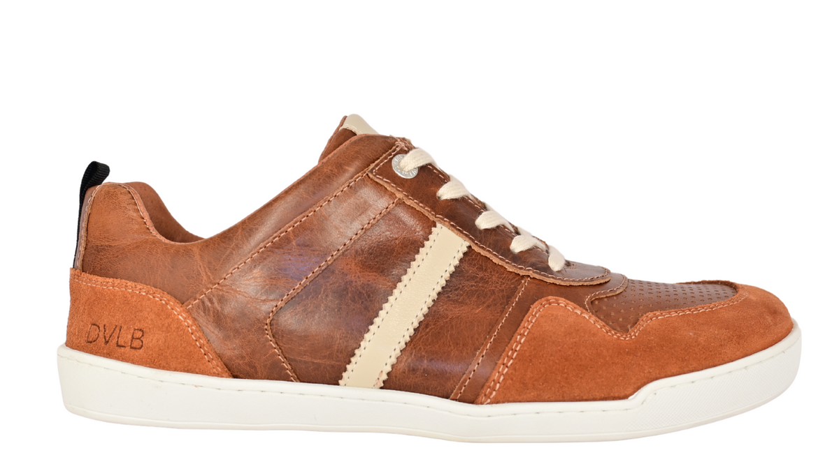 Barfußschuh mit Schnürung, geschlossenen Zehen und geschlossener Ferse, flache Sohle, Seitenansicht innen