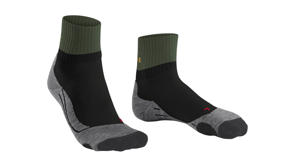 Socke als Paar mit mittelhohem Schaft und geschlossenem Fersenbereich, Rückansicht.