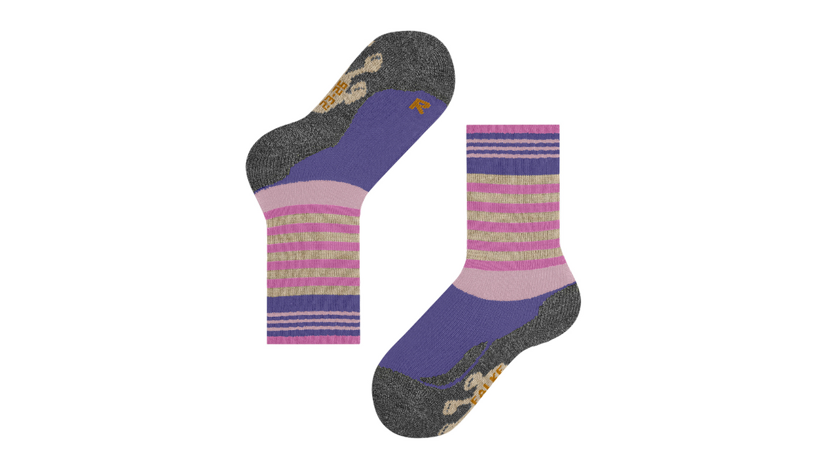 Kindersocken als Paar mit hohem Schaft und Streifenmuster, Seitenansicht.