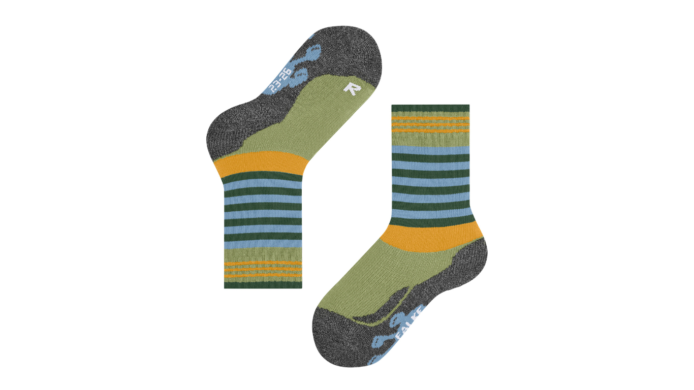 Kindersocken als Paar mit hohem Schaft und Streifenmuster, Seitenansicht.