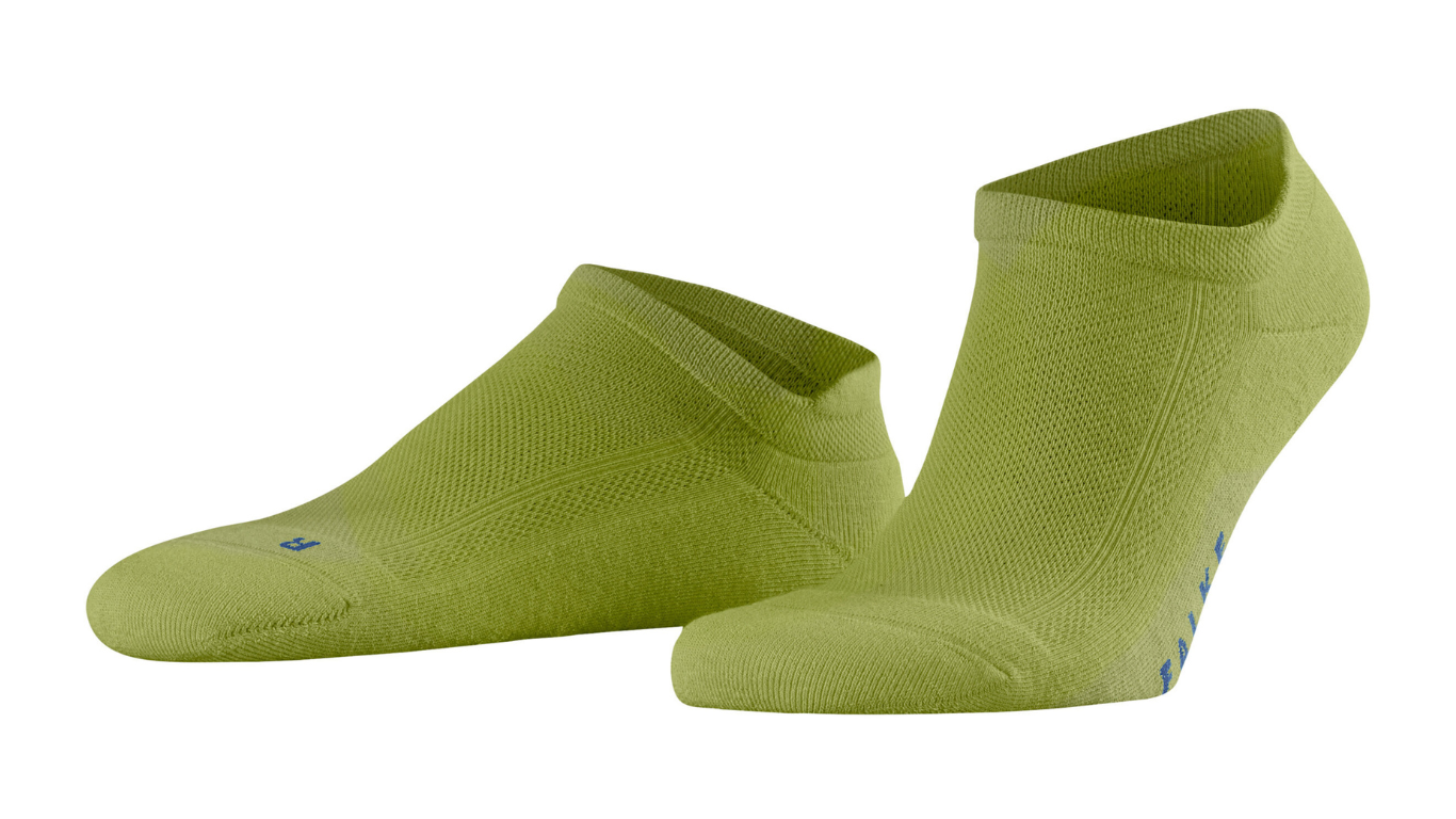 Socke als Paar mit niedrigem Schaft, geschlossener Zehenpartie und geschlossenem Fersenbereich, schräge Vorderansicht.