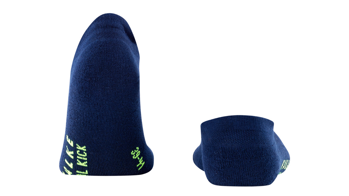 Socke als Paar mit niedrigem Schaft und geschlossenem Fersenbereich, Rückansicht.