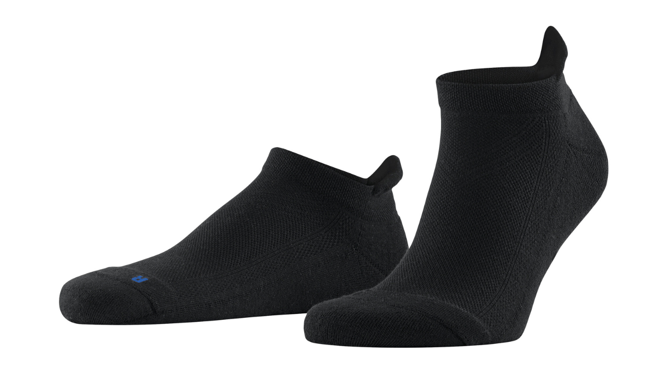 Socke als Paar mit niedrigem Schaft und geschlossenem Fersenbereich, Rückansicht.