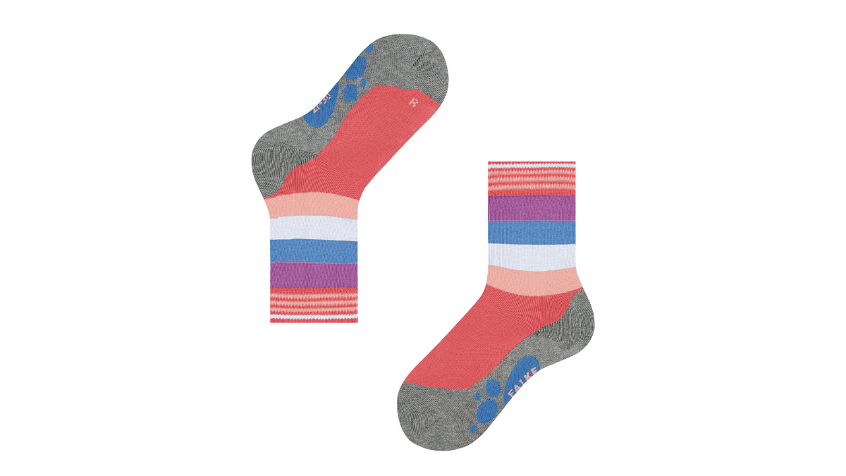 Kindersocken als Paar mit hohem Schaft und Streifenmuster, Seitenansicht.