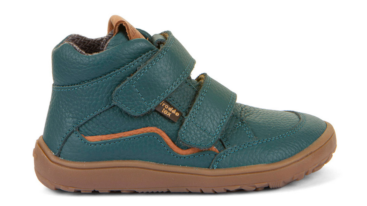 Barfußschuh mit zwei Klettverschlüssen, geschlossene Zehen und geschlossener Fersenbereich, Seitenansicht außen