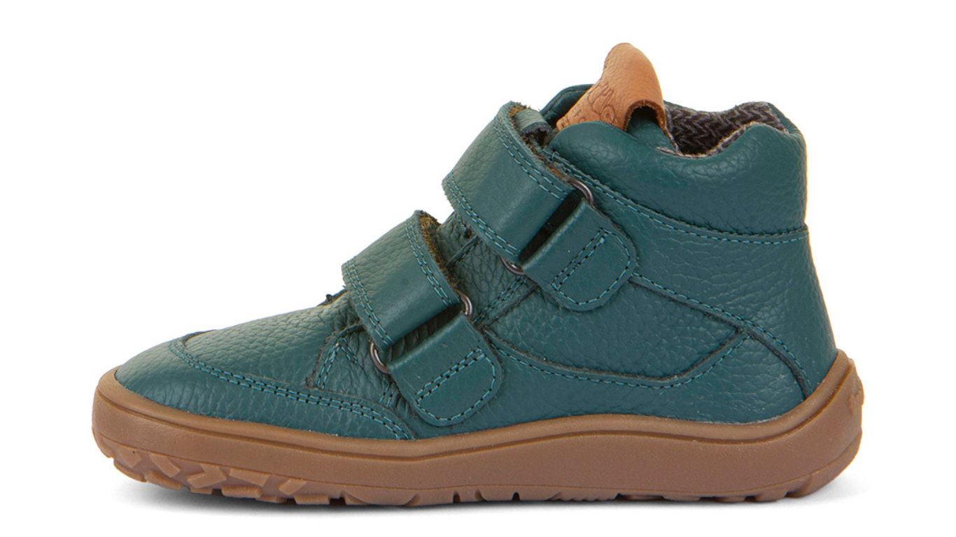 Barfußschuh mit zwei Klettverschlüssen, geschlossene Zehen und geschlossener Fersenbereich, Seitenansicht innen