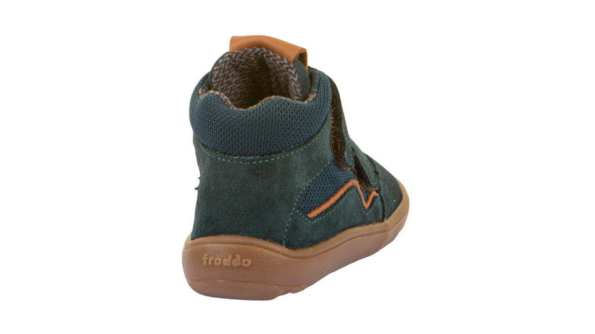 Barfußschuh mit zwei Klettverschlüssen, geschlossene Zehen und geschlossener Fersenbereich, Rückansicht