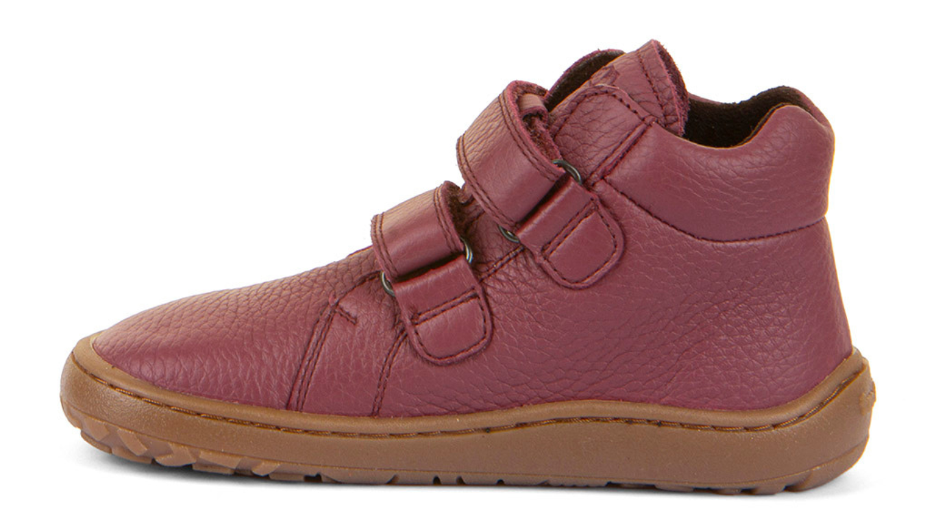 Barfußschuh mit zwei Klettverschlüssen, geschlossene Zehen und geschlossener Fersenbereich, Seitenansicht innen