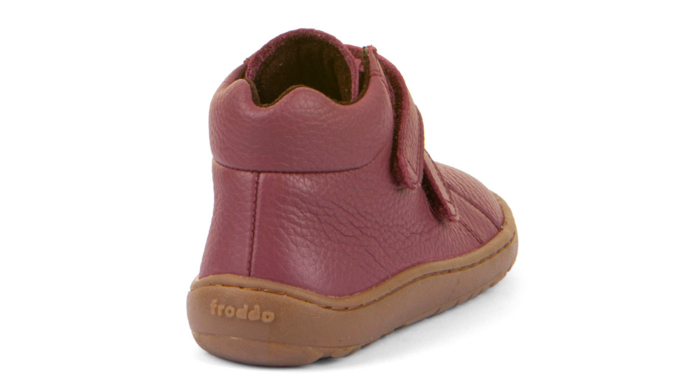 Barfußschuh mit zwei Klettverschlüssen, geschlossene Zehen und geschlossener Fersenbereich, Rückansicht