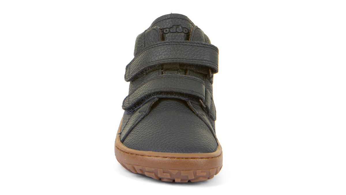 Barfußschuh mit zwei Klettverschlüssen, geschlossene Zehen und geschlossener Fersenbereich, Draufsicht