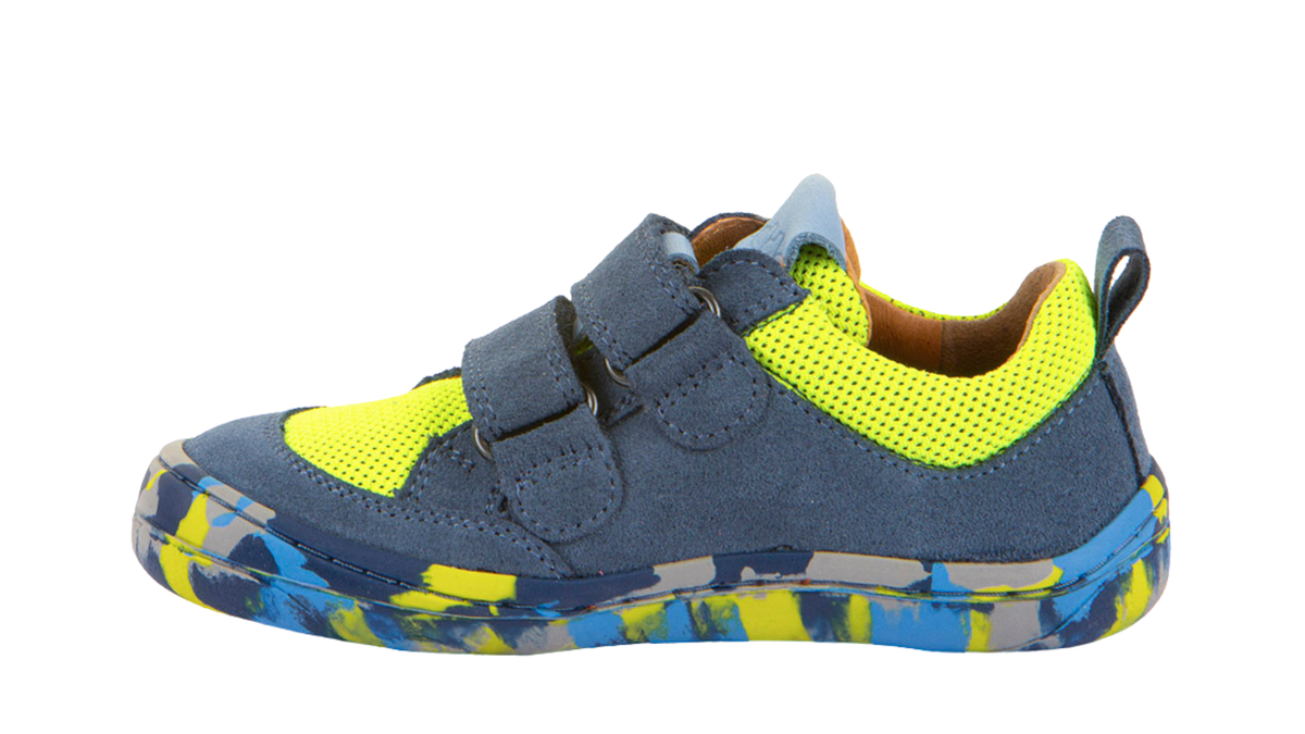 Barfußschuh für Kinder mit zwei Klettverschlüssen, geschlossene Zehen und geschlossener Fersenbereich, Seitenansicht innen, einzelner Schuh