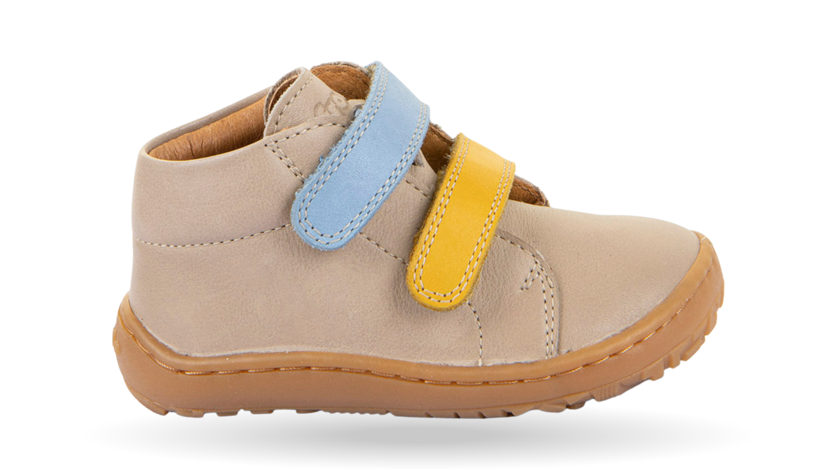 Barfußschuh für Kinder, geschlossene Zehen und geschlossener Fersenbereich, zwei Klettverschlüsse, flexible Sohle, Einzelschuh, Seitenansicht außen