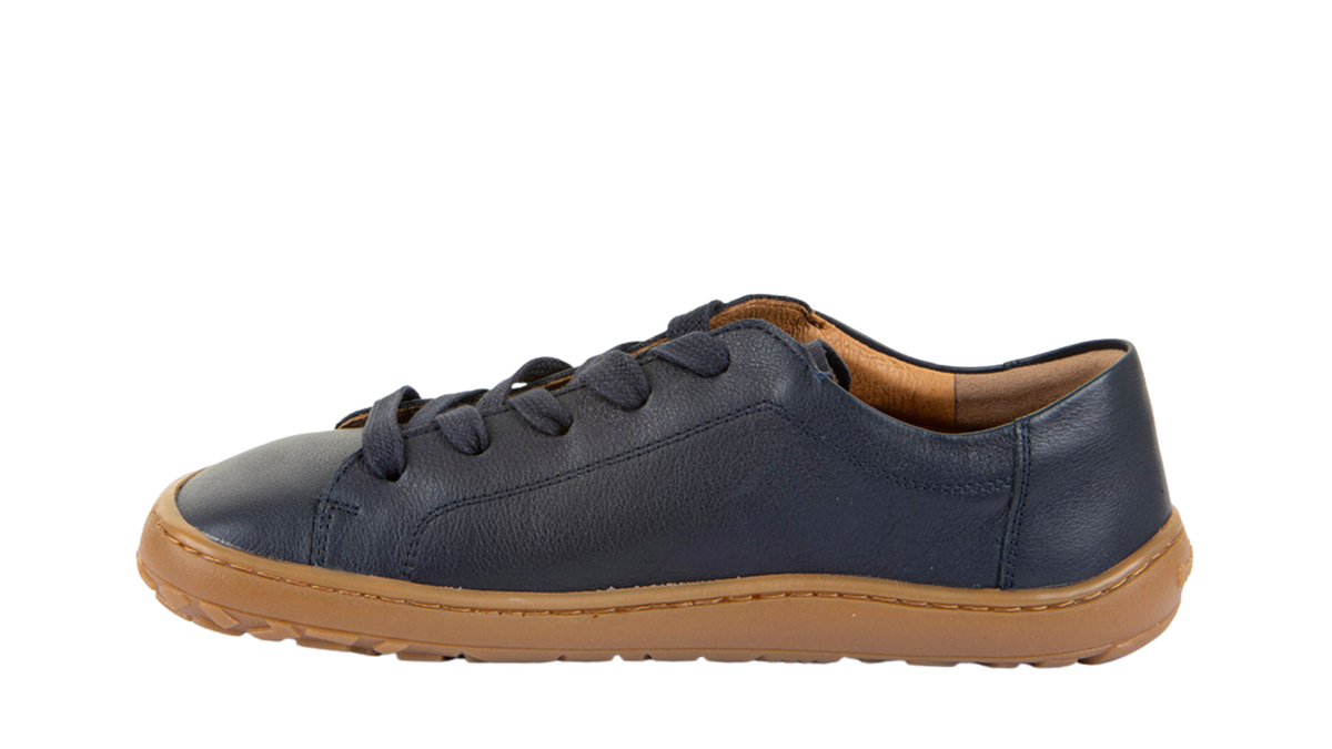 Barfußschuh, geschlossene Zehen und geschlossener Fersenbereich, Schnürung, flexible Sohle, Einzelschuh, Seitenansicht innen