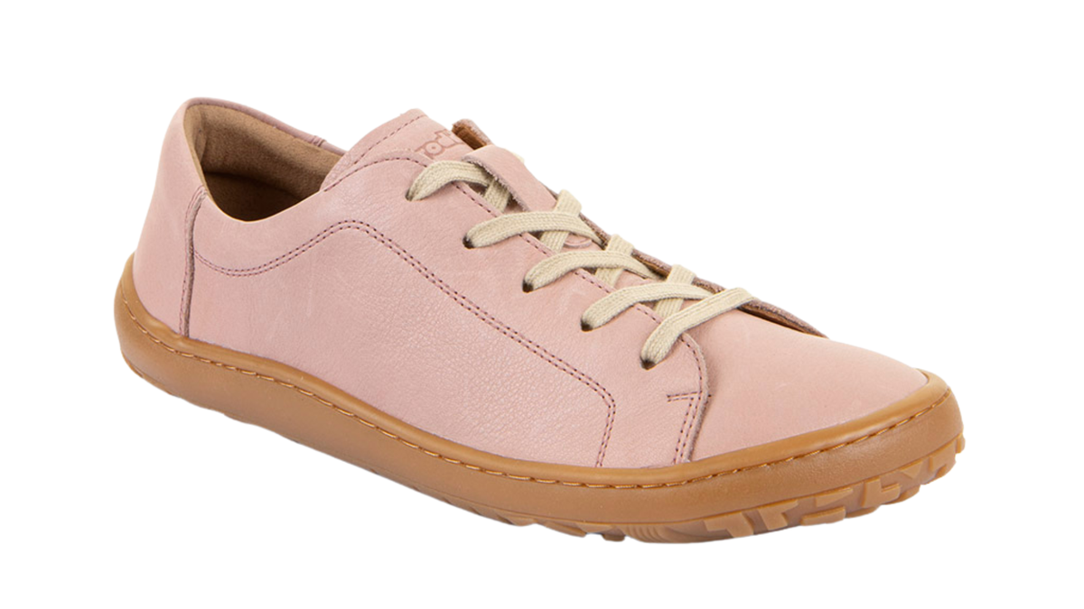 Barfußschuh, geschlossene Zehen und geschlossener Fersenbereich, Schnürung, flexible Sohle, Einzelschuh, schräge Vorderansicht