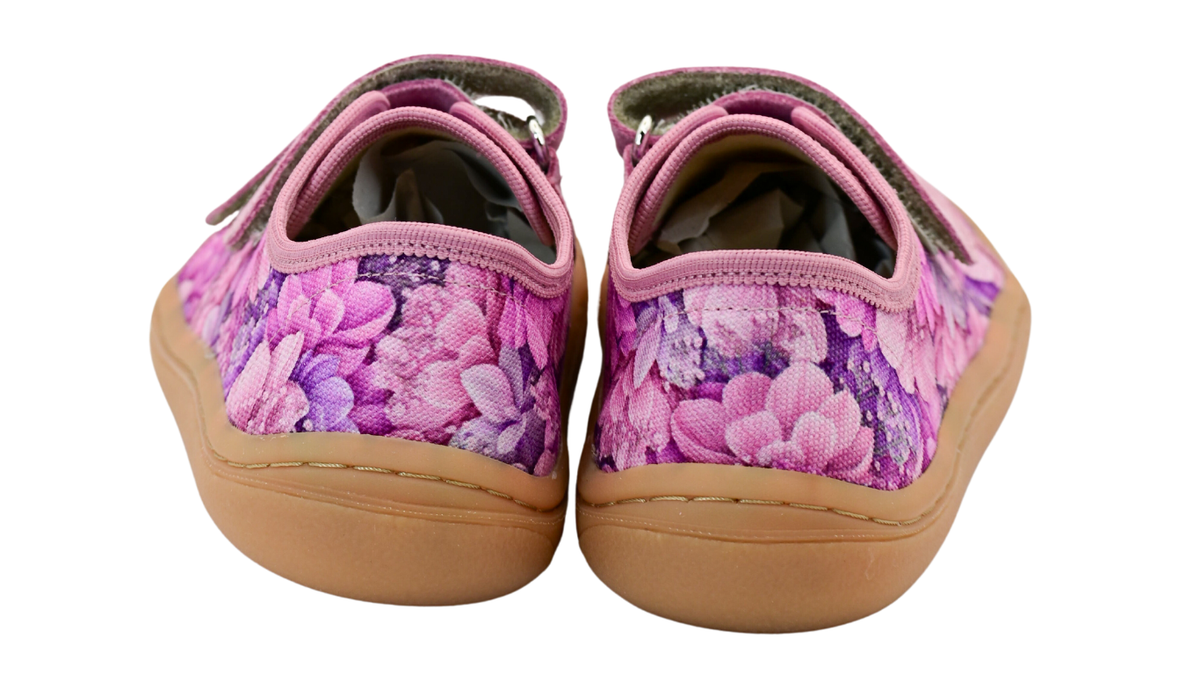 Barfußschuhe für Kinder mit zwei Klettverschlüssen, geschlossene Zehen und geschlossener Fersenbereich, Rückansicht, Paar