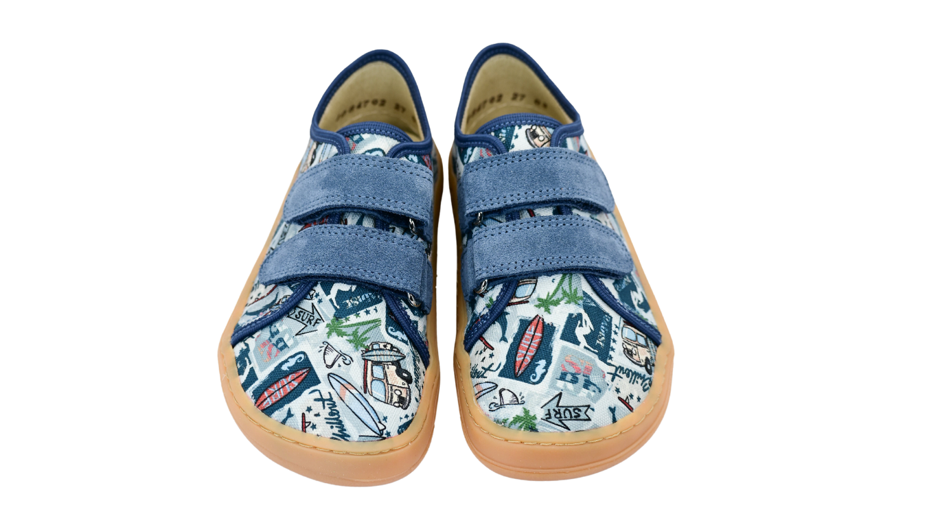 Barfußschuhe für Kinder mit zwei Klettverschlüssen, geschlossene Zehen und geschlossener Fersenbereich, Draufsicht, Paar