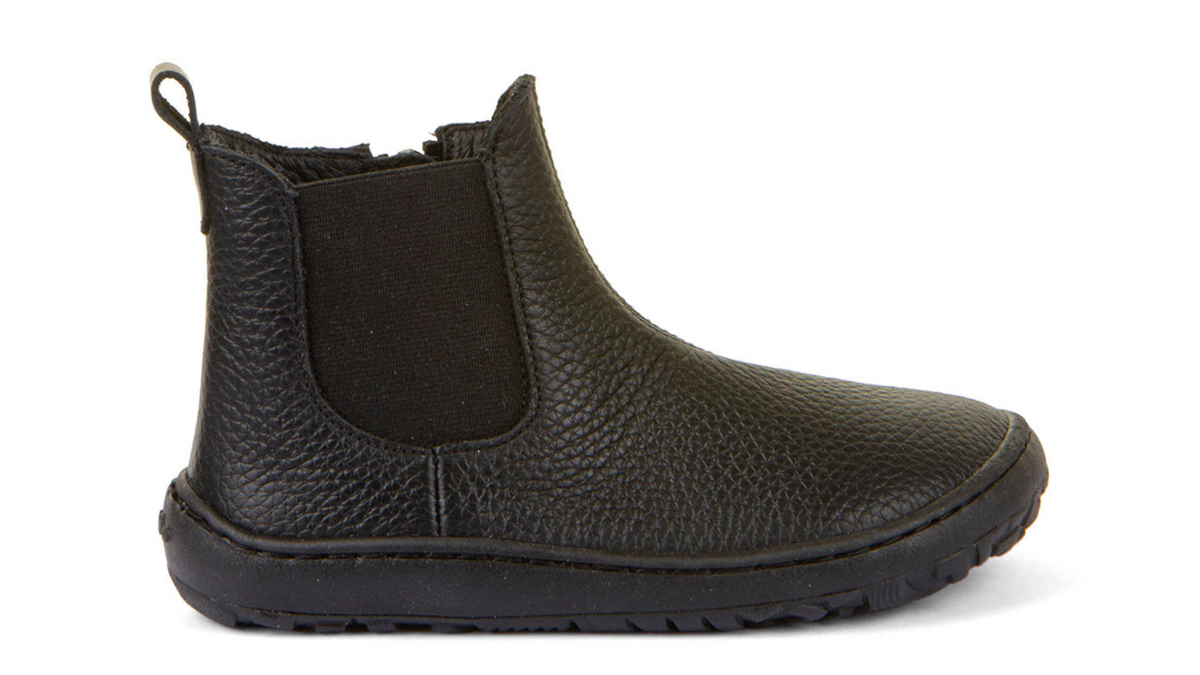 Barfußstiefel mit elastischem seitlichem Einsatz, geschlossene Zehen und geschlossener Fersenbereich, Seitenansicht außen