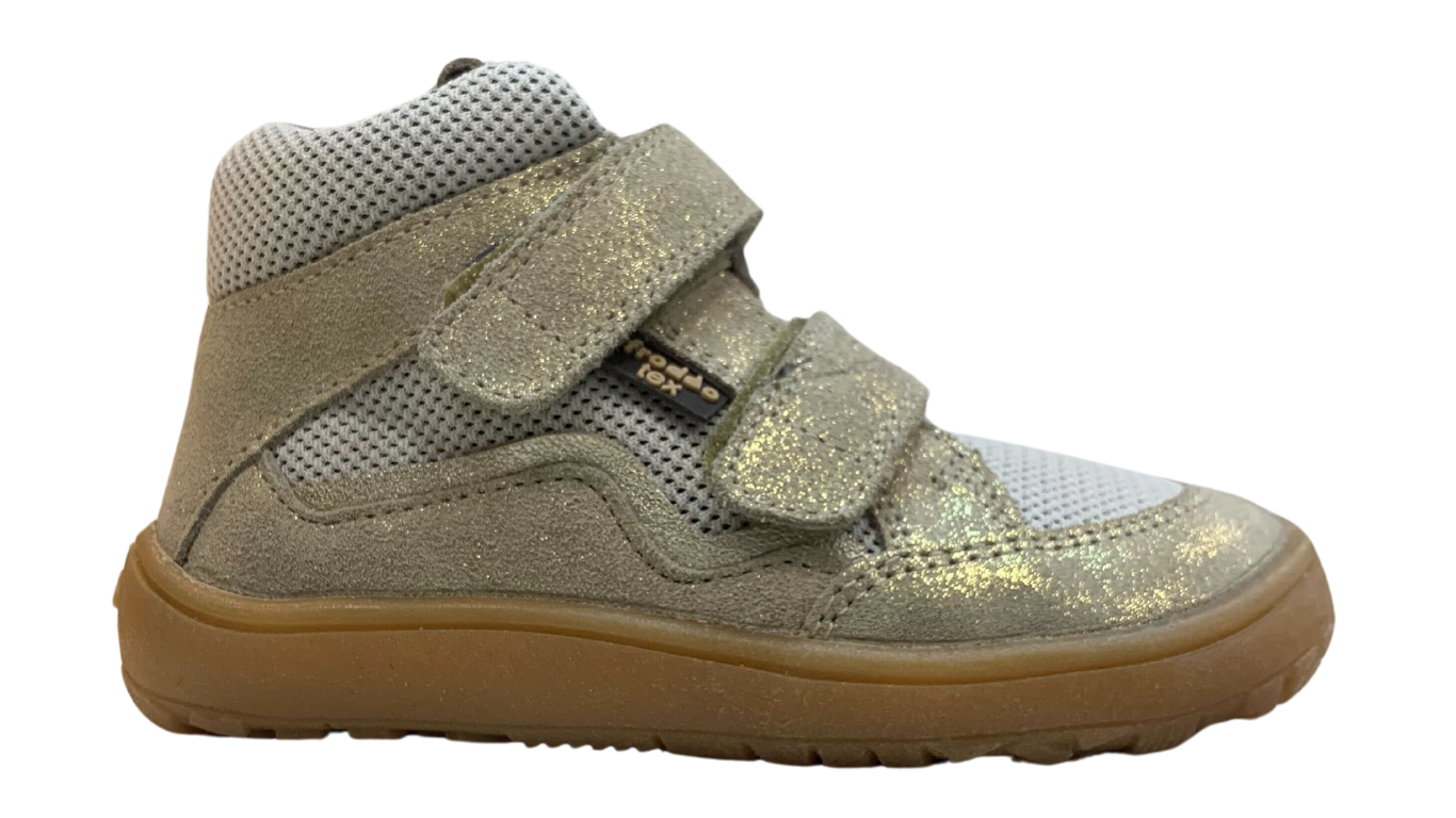 Barfußschuh für Kinder mit zwei Klettverschlüssen, geschlossene Zehen und geschlossener Fersenbereich, Seitenansicht außen, einzelner Schuh