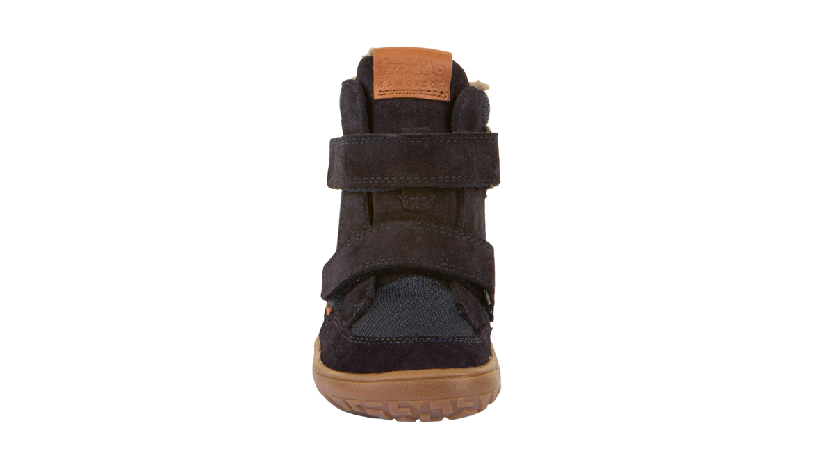 Barfußwinterstiefel für Kinder, geschlossene Zehen und geschlossener Fersenbereich, zwei Klettverschlüsse, profilierte Sohle, strukturierte Oberfläche, Einzelschuh, Vorderansicht
