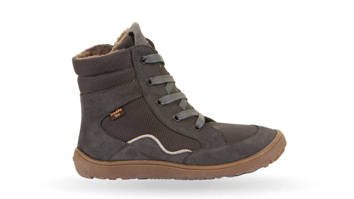 Barfußwinterstiefel für Kinder, geschlossene Zehen und geschlossener Fersenbereich, Schnürung mit Ösen, profilierte Sohle, Einzelschuh, Seitenansicht außen