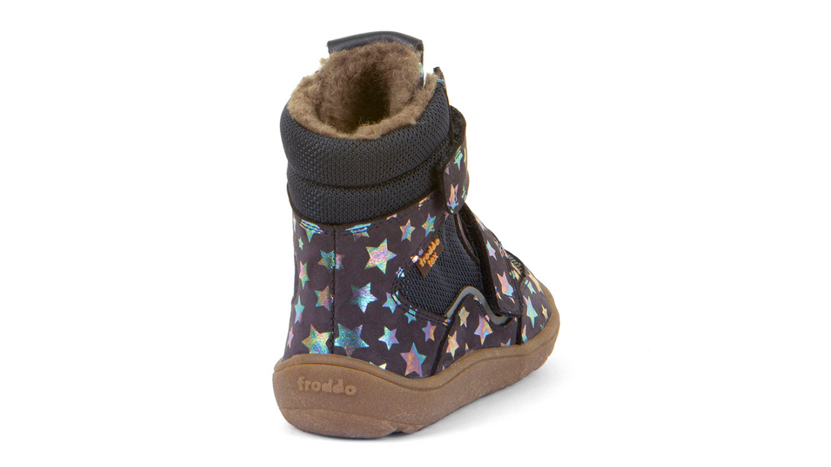 Barfußstiefel für Kinder mit zwei Klettverschlüssen, geschlossene Zehen und geschlossener Fersenbereich, Rückansicht, einzelner Schuh