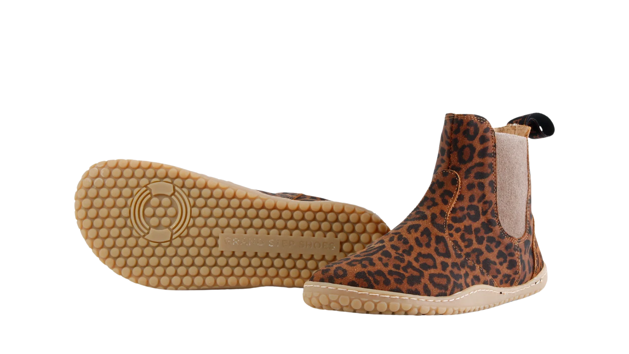 Paar Chelsea-Barfußschuhe für Erwachsene mit profilierter Laufsohle, elastischem Seiteneinsatz und flacher Sohle, Ansicht von unten und schräge Vorderansicht