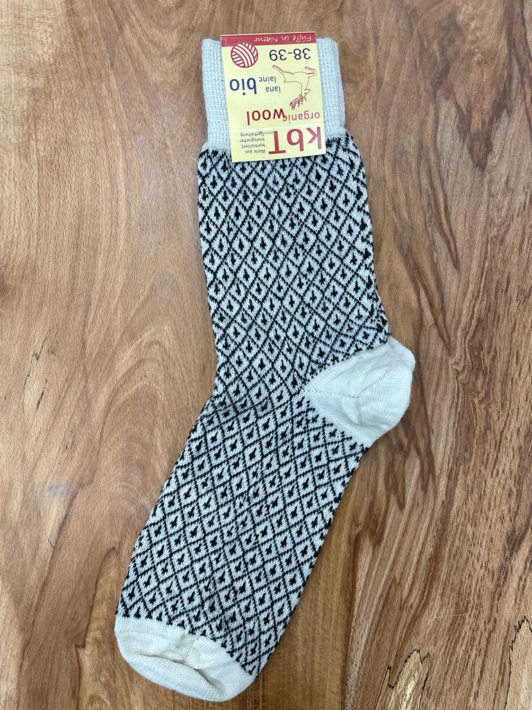 Socken ohne separate Zehen, wadenhoher Schaft, elastischer Bund, grafisches Muster, verstärkter Fersen- und Zehenbereich, Draufsicht