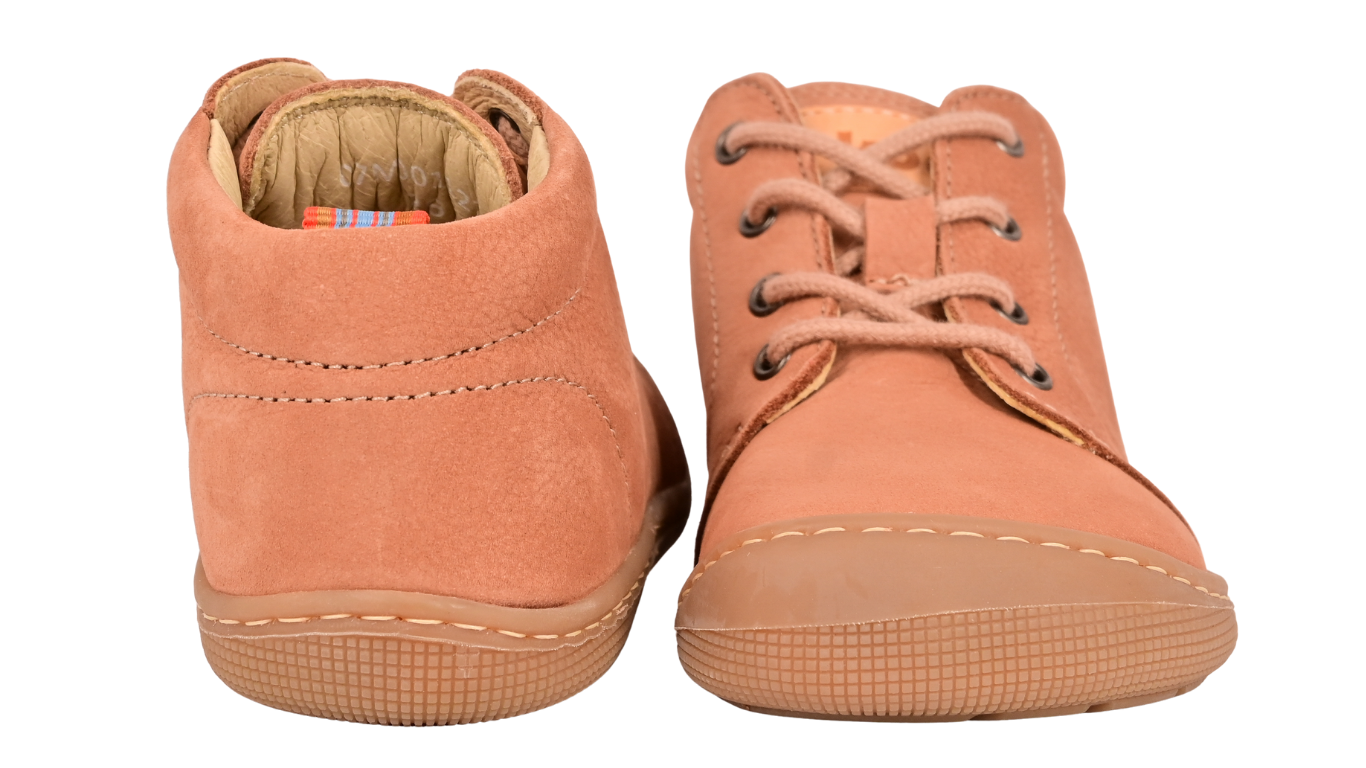 Barfußschuh für Kinder, knöchelhoch, geschlossene Zehen und geschlossener Fersenbereich, Schnürung mit Ösen, flexible Sohle, Rück- und Vorderansicht als Paar