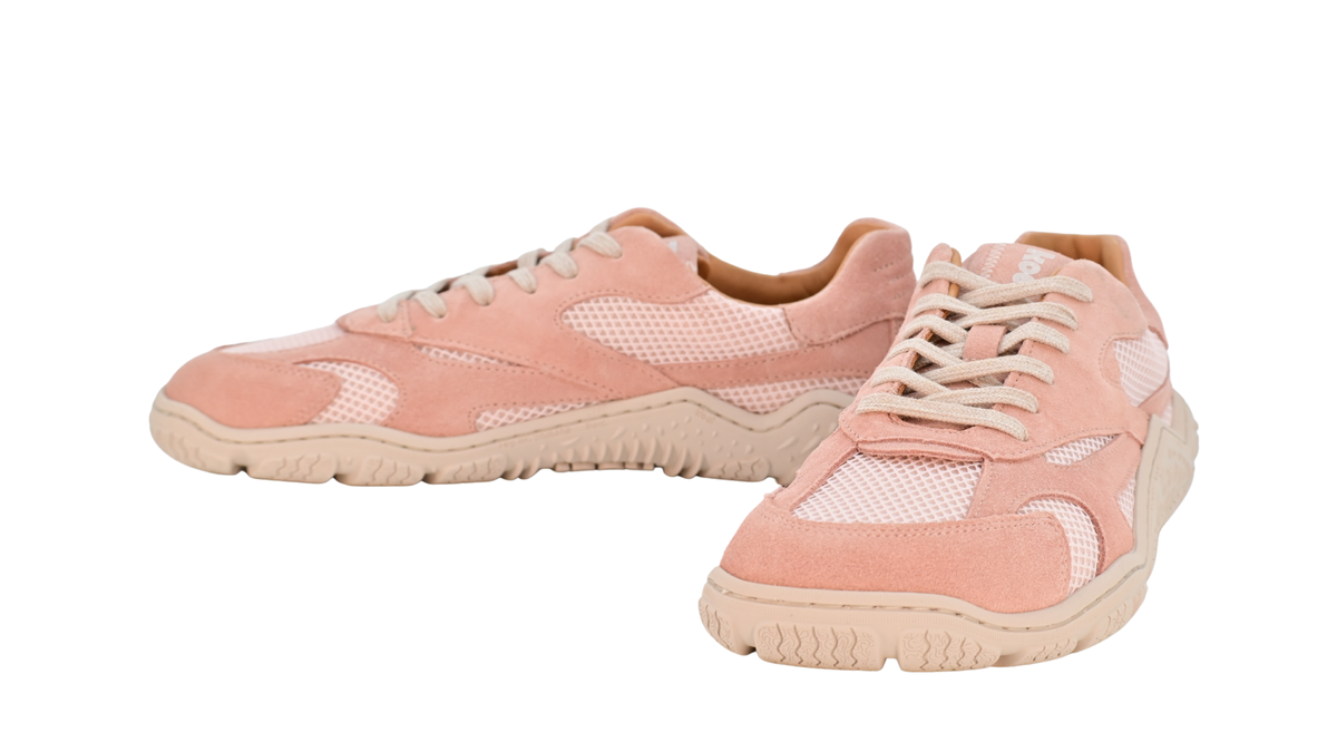 Barfußschuh für Erwachsene, geschlossene Zehenpartie, geschlossener Fersenbereich, Schnürung, textile Einsätze im Seitenbereich, profilierte Sohle, Seiten- und Vorderansicht als Paar