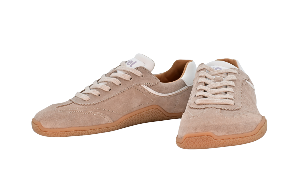 Barfußschuh für Erwachsene, geschlossene Zehenpartie, geschlossener Fersenbereich, Schnürung, Ziernähte im Seitenbereich, flache Sohle, Seiten- und Vorderansicht, Paar