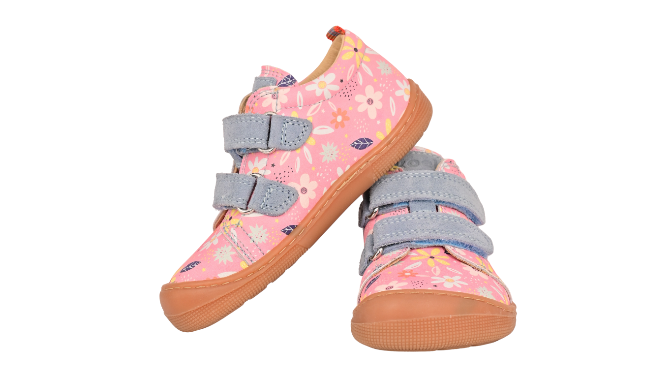 Barfußschuh für Kinder mit zwei Klettverschlüssen als Paar, Seitenansicht und Vorderansicht