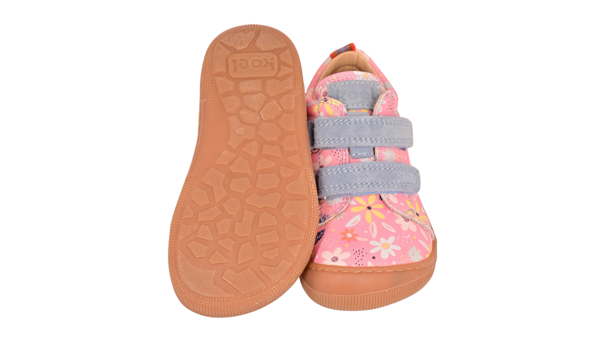 Barfußschuh für Kinder mit zwei Klettverschlüssen als Paar, Ansicht von unten und Draufsicht