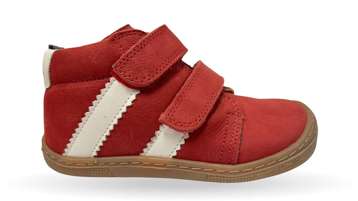 Barfußschuh für Kinder mit zwei Klettverschlüssen, breiter Zehenbox und geschlossenem Fersenbereich, Seitenansicht außen